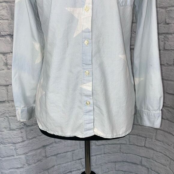 Old navy classic denim button down star print shirt women size XS blue/white - Picture 2 of 10
